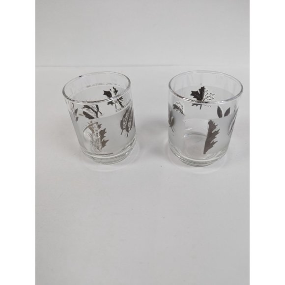 Set of 2 Vintage Libbey Silver Leaf Frosted Glasses 3" by 2 1/4" - Picture 3 of 6